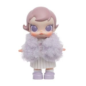 Baby Molly Winter Fit Check vinyl plush pendant